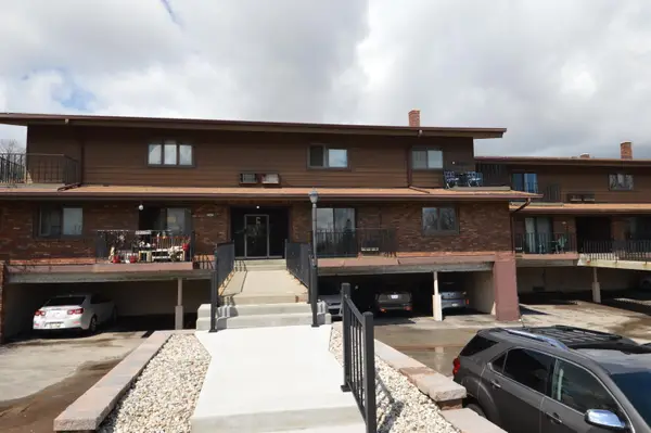 3985 S 84th St, Greenfield, WI 53228