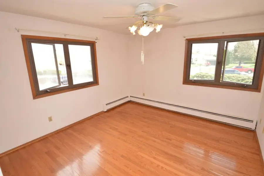 3985 S 84th St, Greenfield, WI 53228 - #3