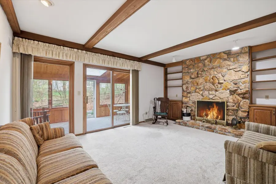 4615 S Delphine Dr, New Berlin, WI 53151 - #2