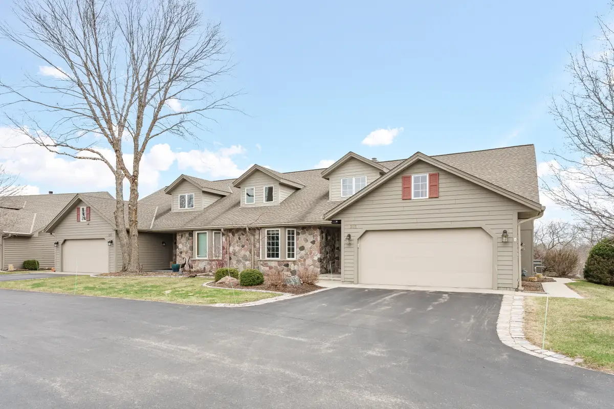 203 Deer Ridge Dr, West Bend, WI 53095 - #1