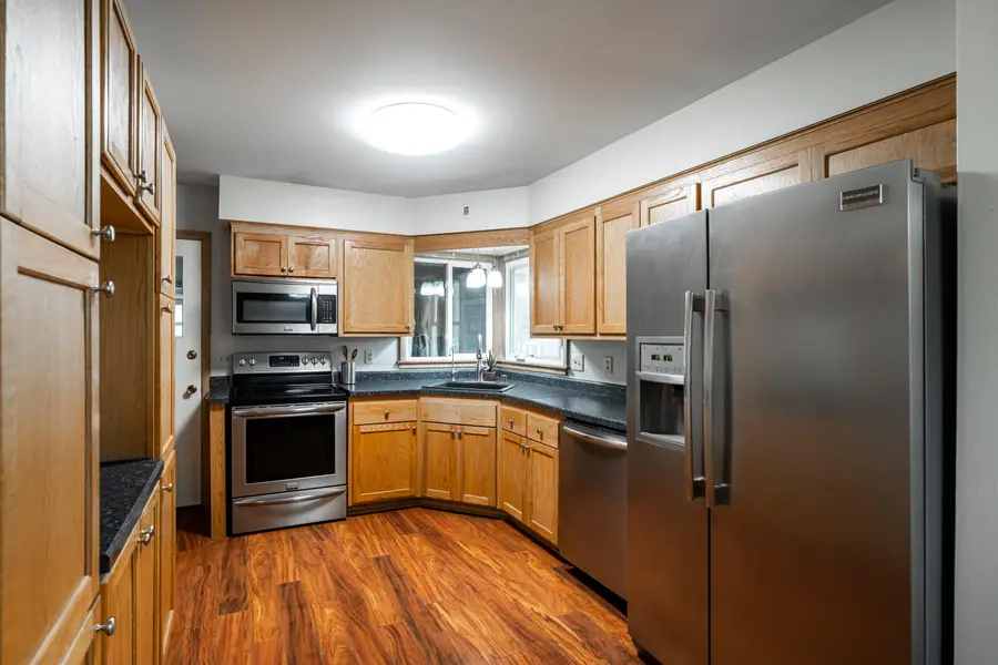 5207 Oakton Ln, Greendale, WI 53219 - #2