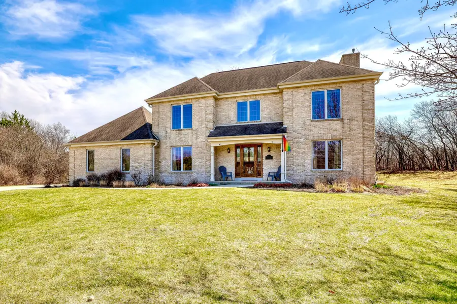 W157N7420 Stonewood Cir, Menomonee Falls, WI 53051 - #2