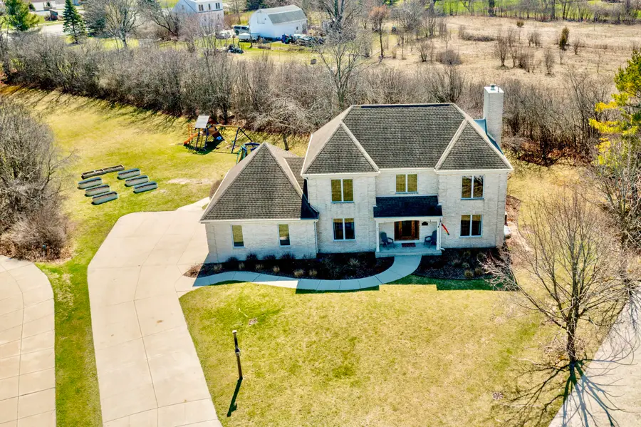 W157N7420 Stonewood Cir, Menomonee Falls, WI 53051 - #3