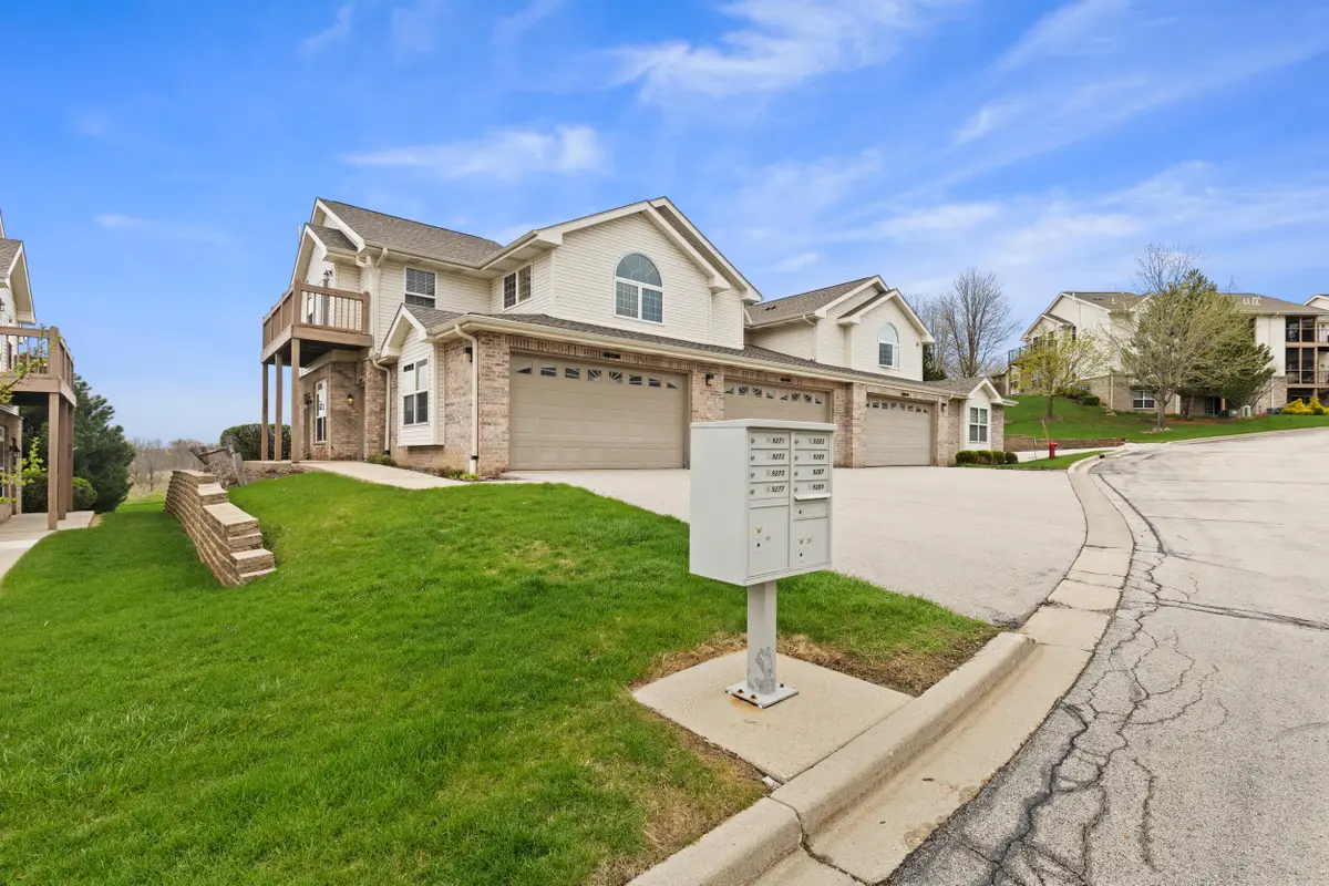 9277 S 51 St, Franklin, WI 53132 - #1