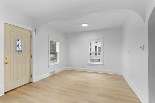 120 N Park Pl, Plymouth, WI 53073