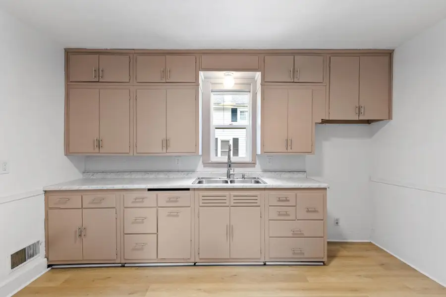 120 N Park Pl, Plymouth, WI 53073 - #2