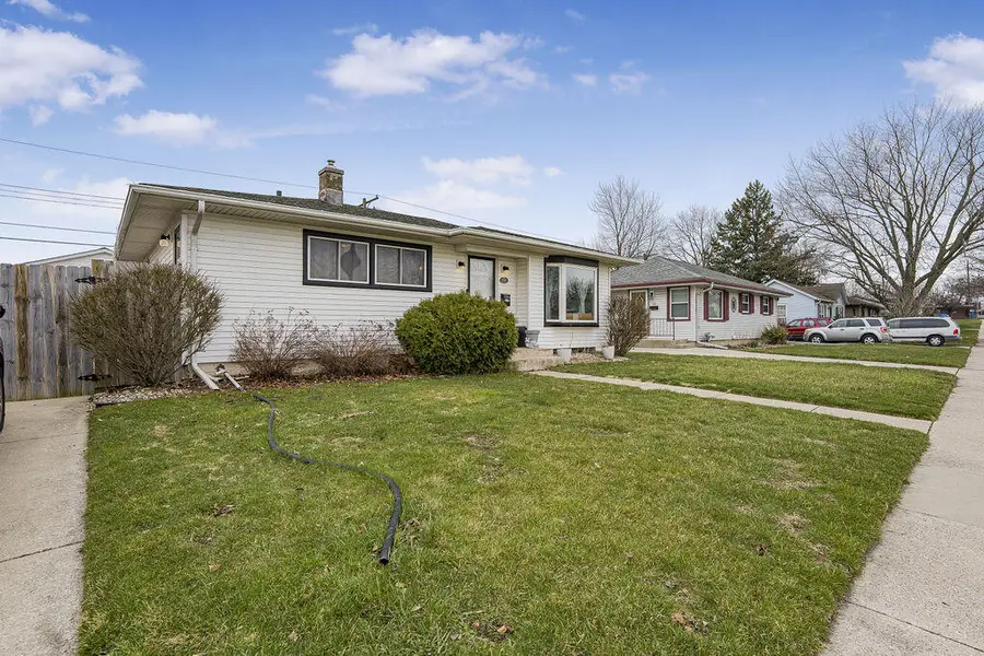 1521 Harmony Dr, Racine, WI 53402 - #3