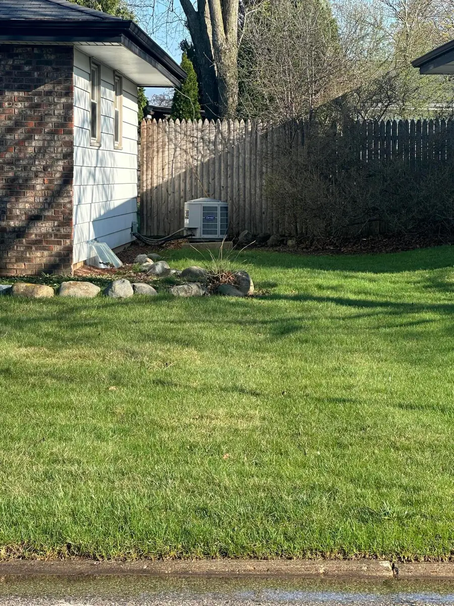 10345 W Sylvia St Sw, Milwaukee, WI 53224 - #3