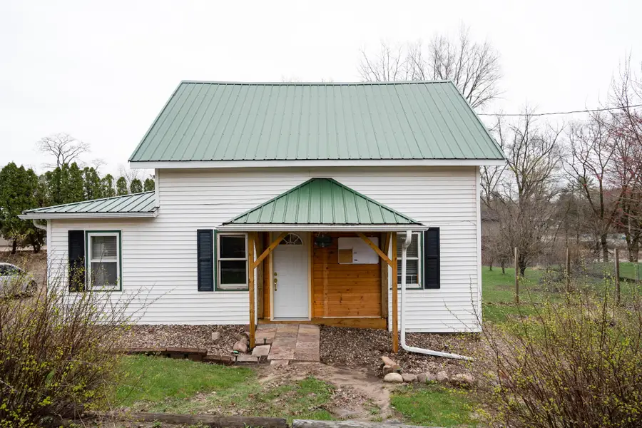 255 N Water St, Black River Falls, WI 54615 - #2