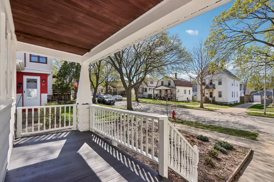 2214 E Vollmer Ave, Milwaukee, WI 53207 - #2