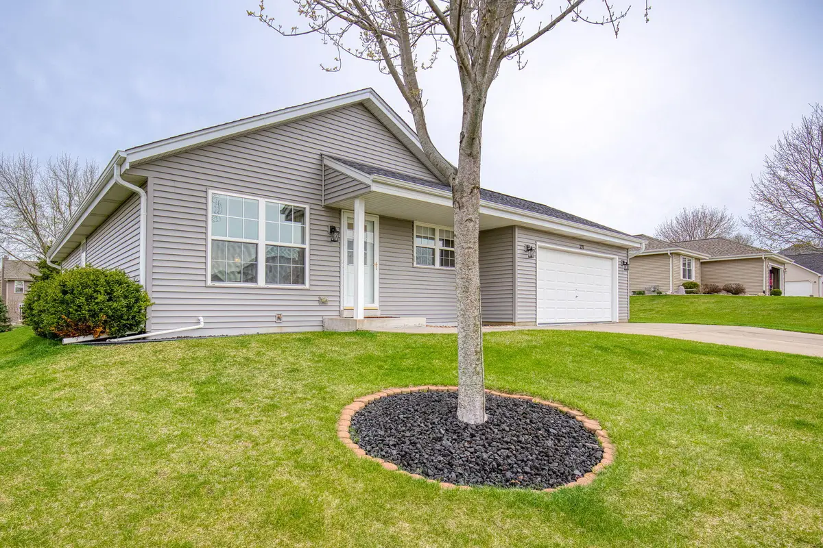 221 Pioneer Dr, Johnson Creek, WI 53038 - #1