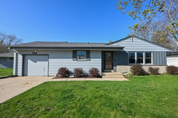 5319 Lakeside Dr, Greendale, WI 53129