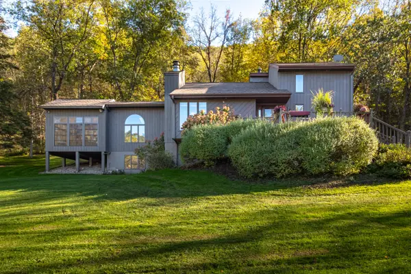 7030 Birchwood Dr, Hokah, MN 55947