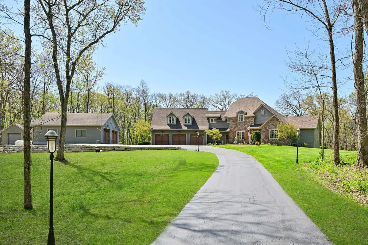 N4161 Kenney Ln, Darien, WI 53115 - #1