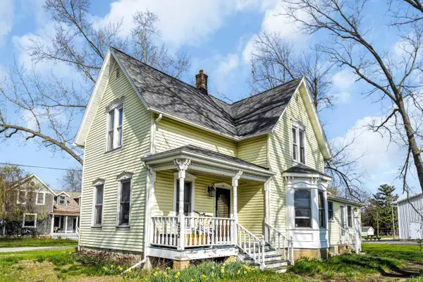 202 E Park St, Salem Lakes, WI 53170