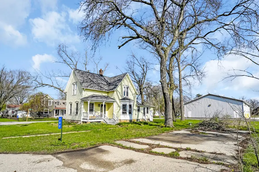 202 E Park St, Silver Lake, WI 53170 - #2