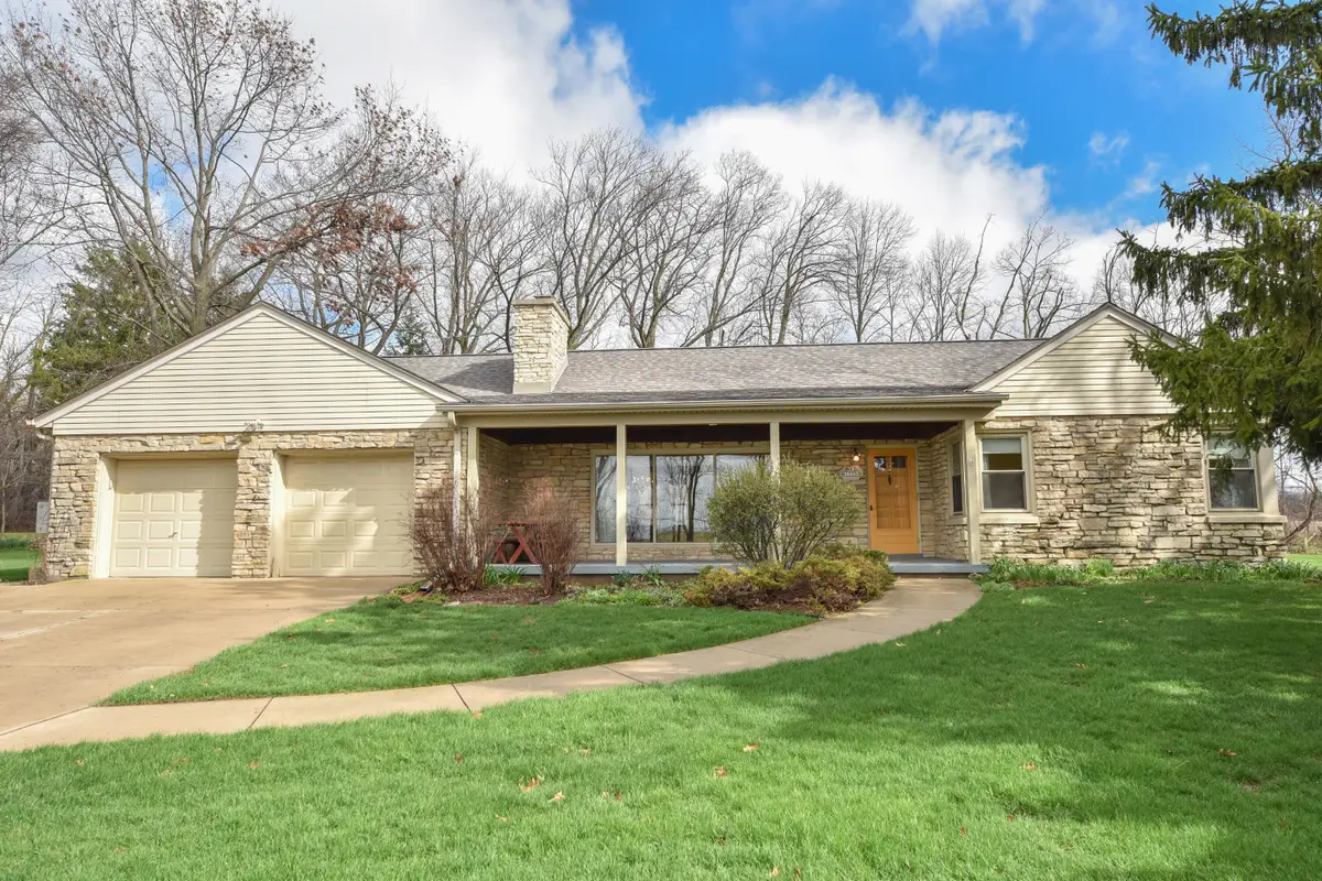 N93W15358 Hillside Ln, Menomonee Falls, WI 53051 - #1