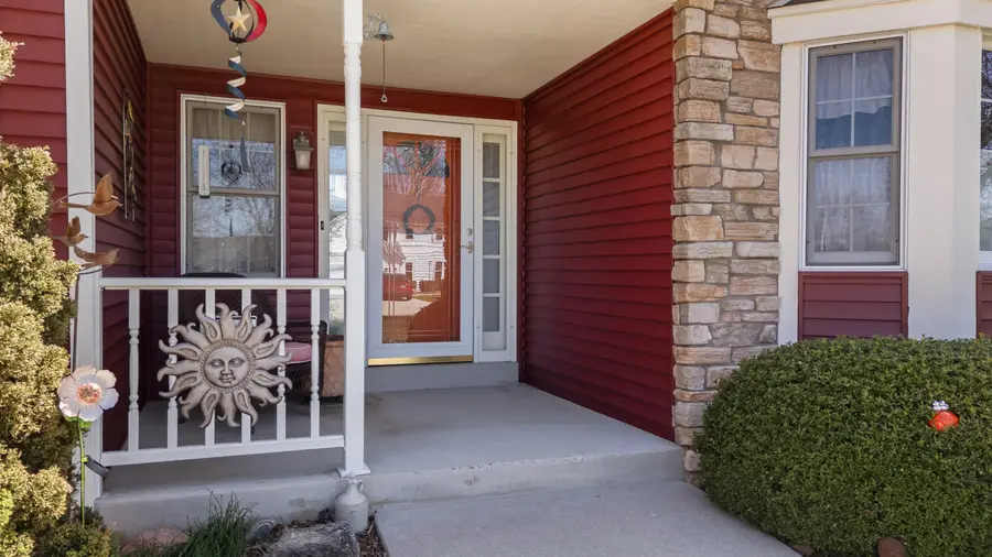 861 Summer Creek Rd, Oconomowoc, WI 53066 - #2