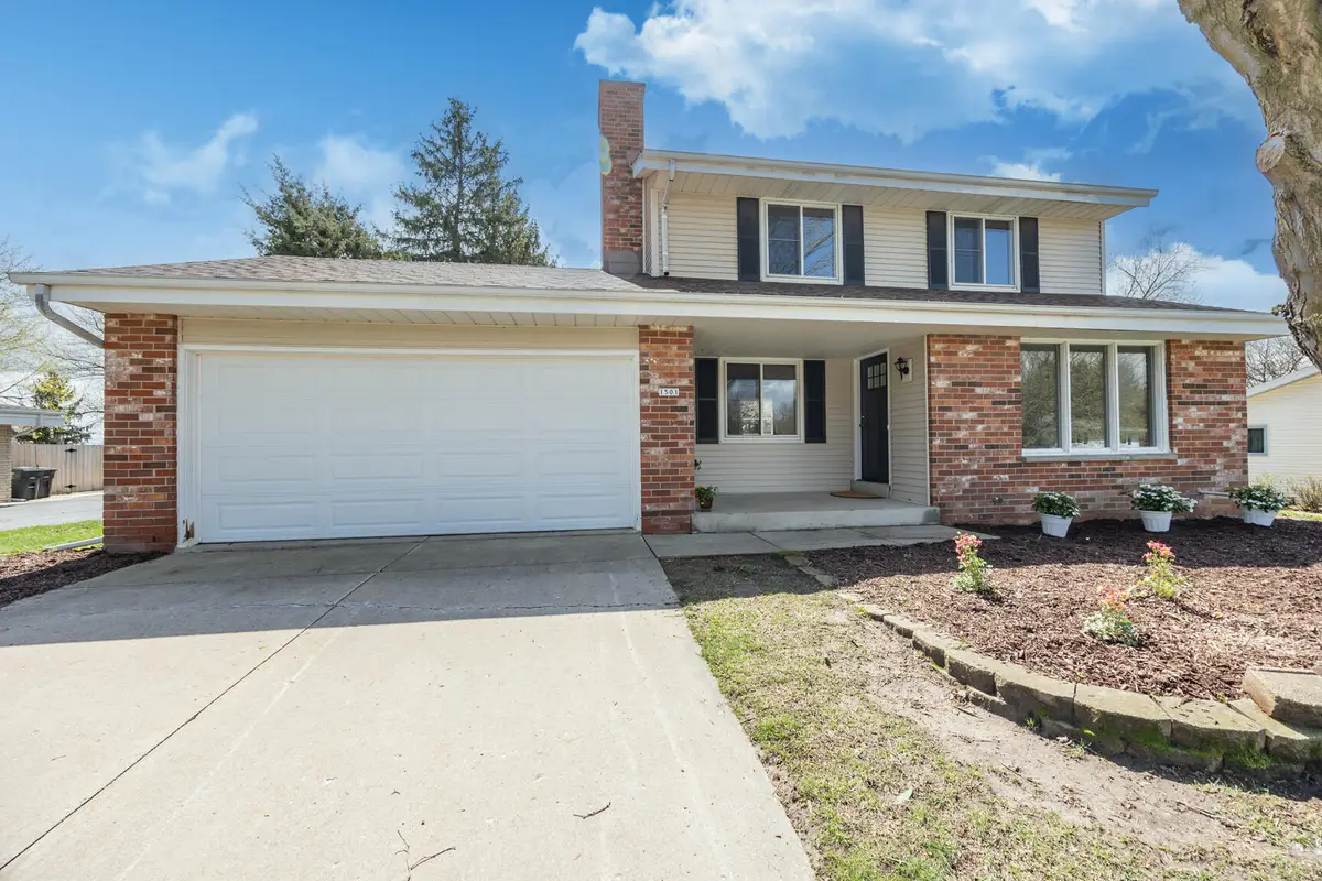 1501 Grandview Ave, Oconomowoc, WI 53066 - #1