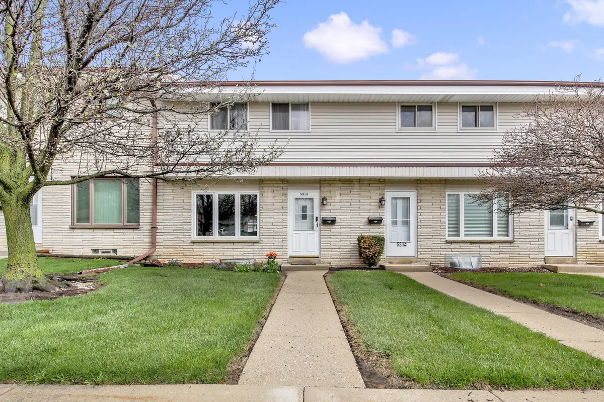 5316 Athens Ave, Racine, WI 53406 - #1