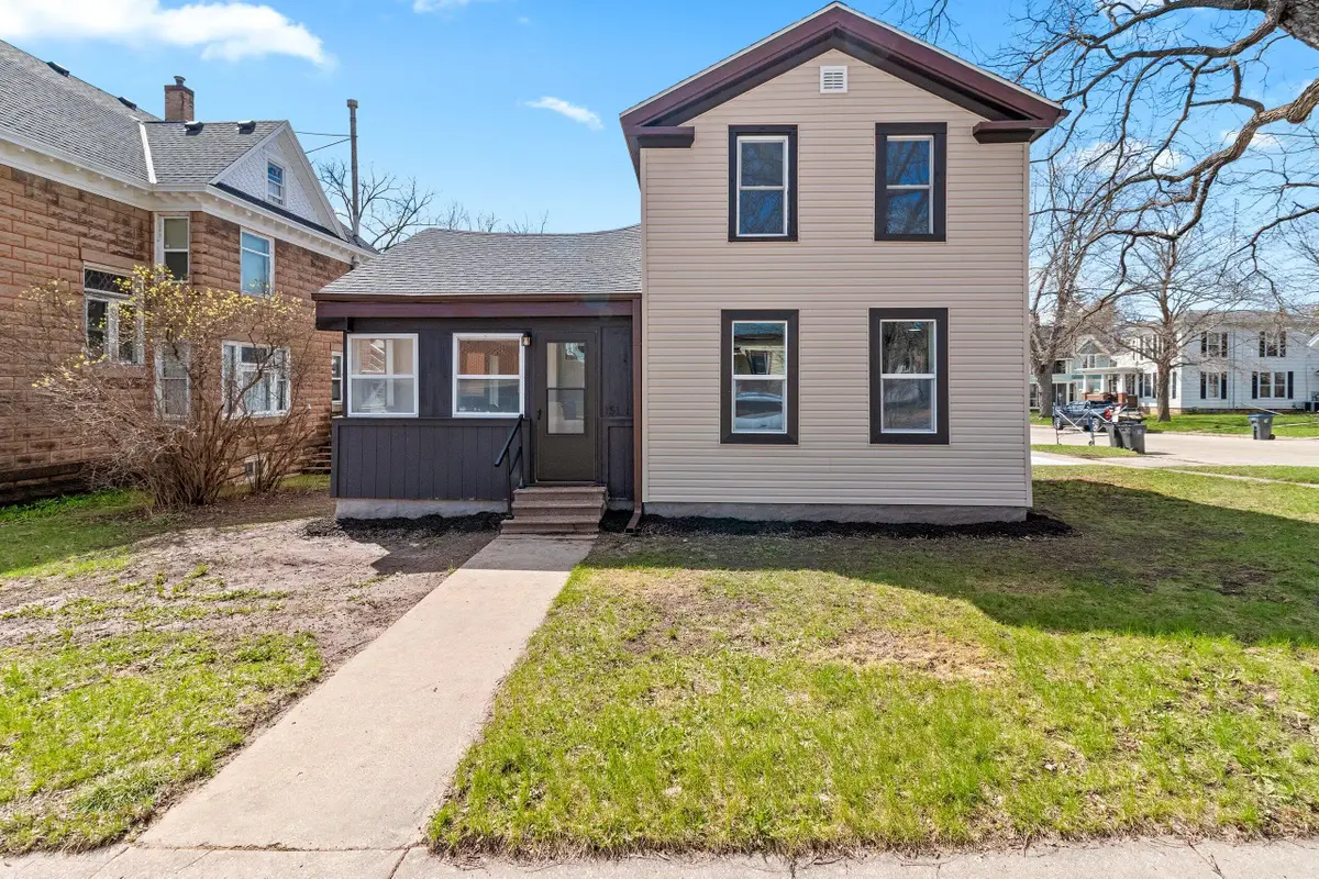 151 N Pearl St, Berlin, WI 54923 - #1