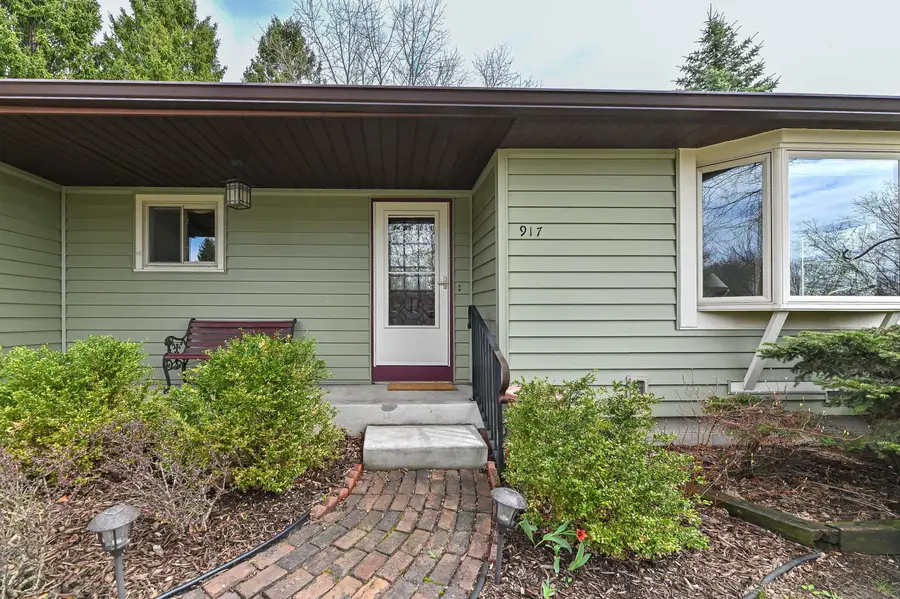 917 Howard St, Waukesha, WI 53188 - #3