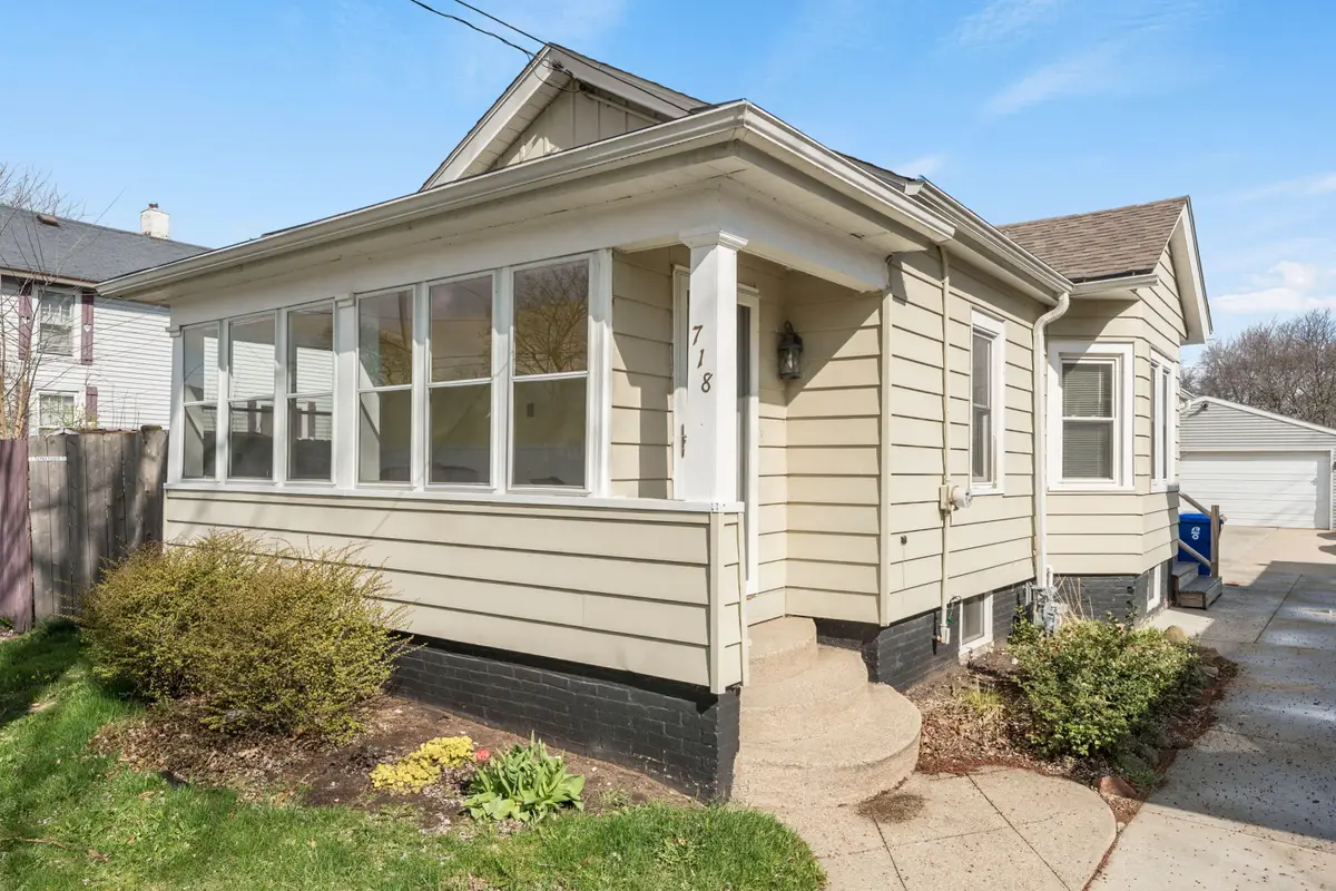 718 44th St, Kenosha, WI 53140 - #1