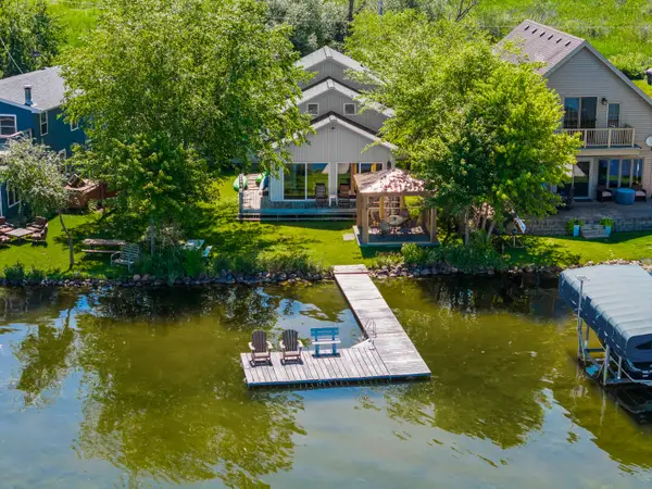 4175 N Island Ln, Cambridge, WI 53523