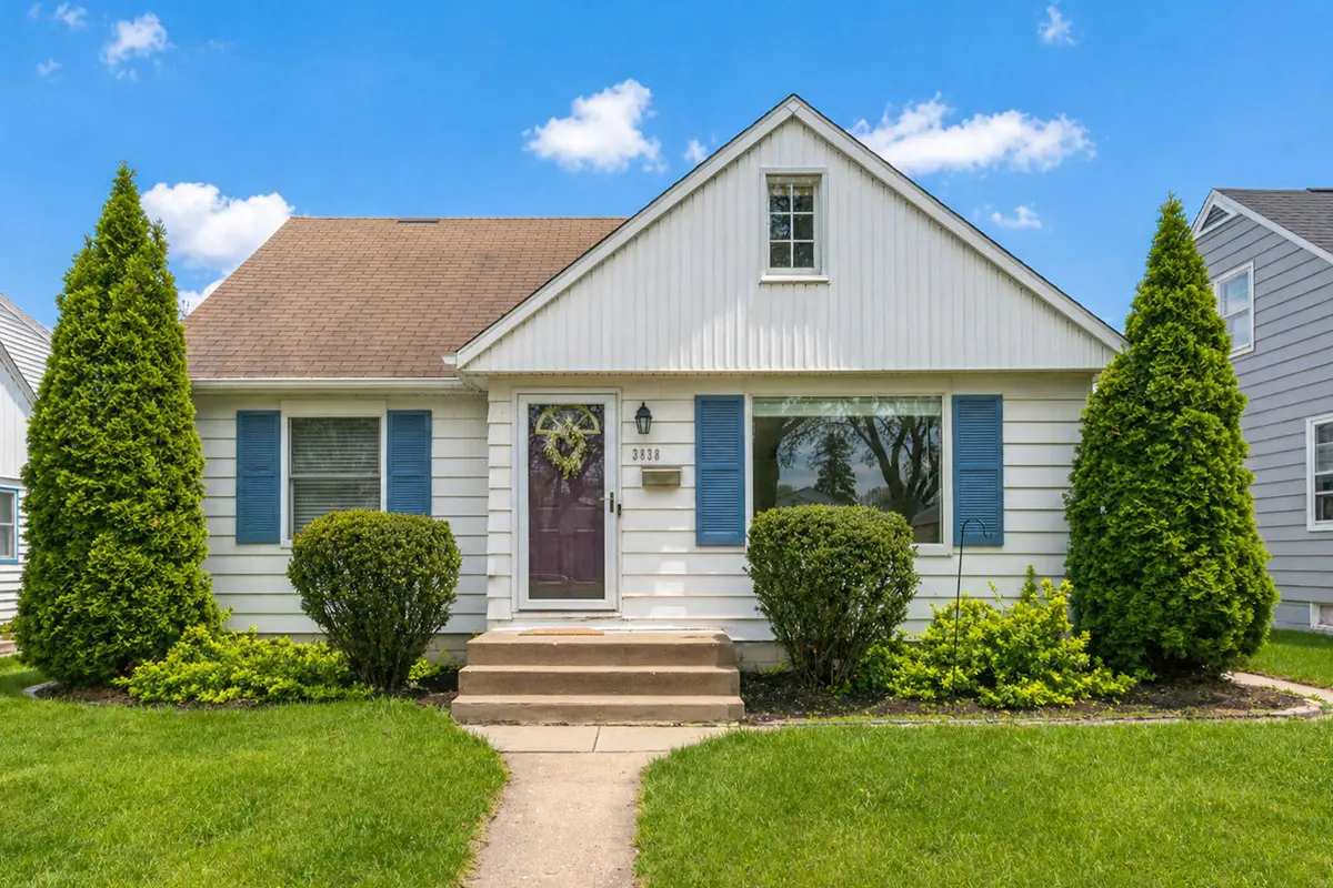 3838 N 81st St, Milwaukee, WI 53222 - #1