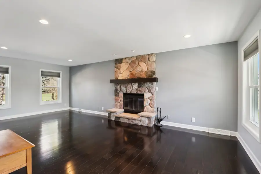 1720 Erin Ln, Waukesha, WI 53188 - #3