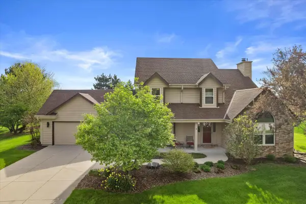 W148N6964 Terriwood Dr, Menomonee Falls, WI 53051