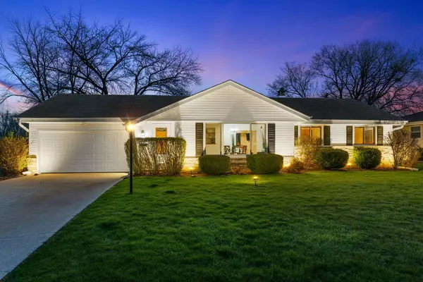 W174N9458 Joper Rd, Menomonee Falls, WI 53051