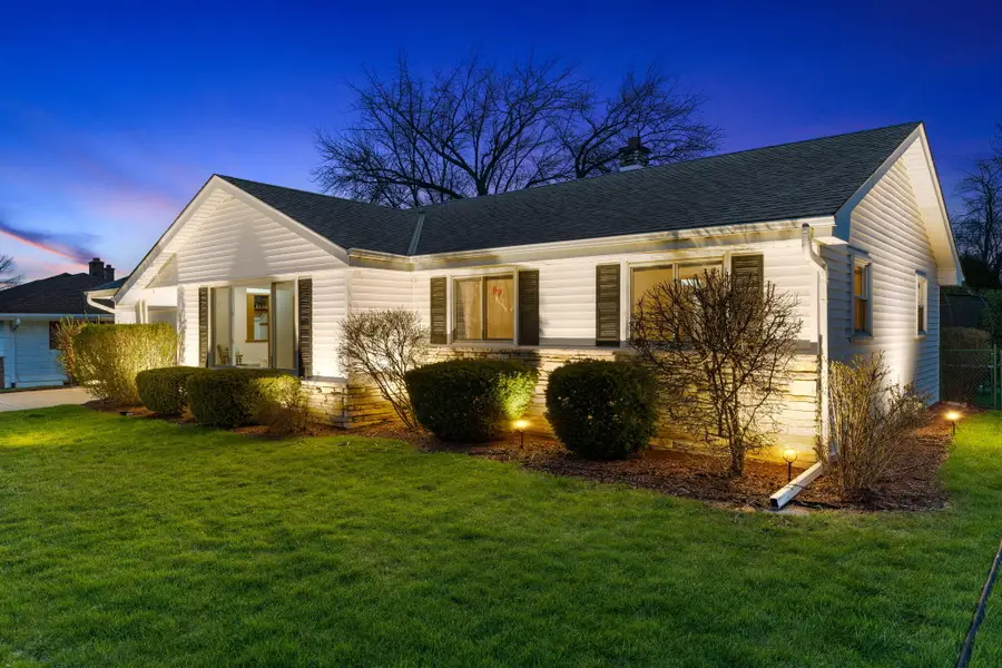 W174N9458 Joper Rd, Menomonee Falls, WI 53051 - #2