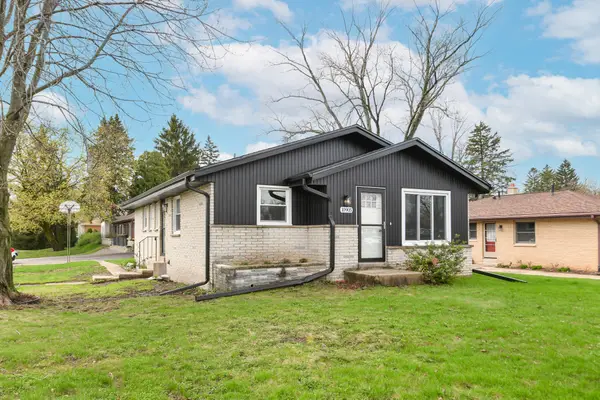 10905 W Potter Rd, Wauwatosa, WI 53226