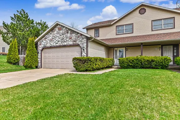 1570 Iroquois Ave, Grafton, WI 53024