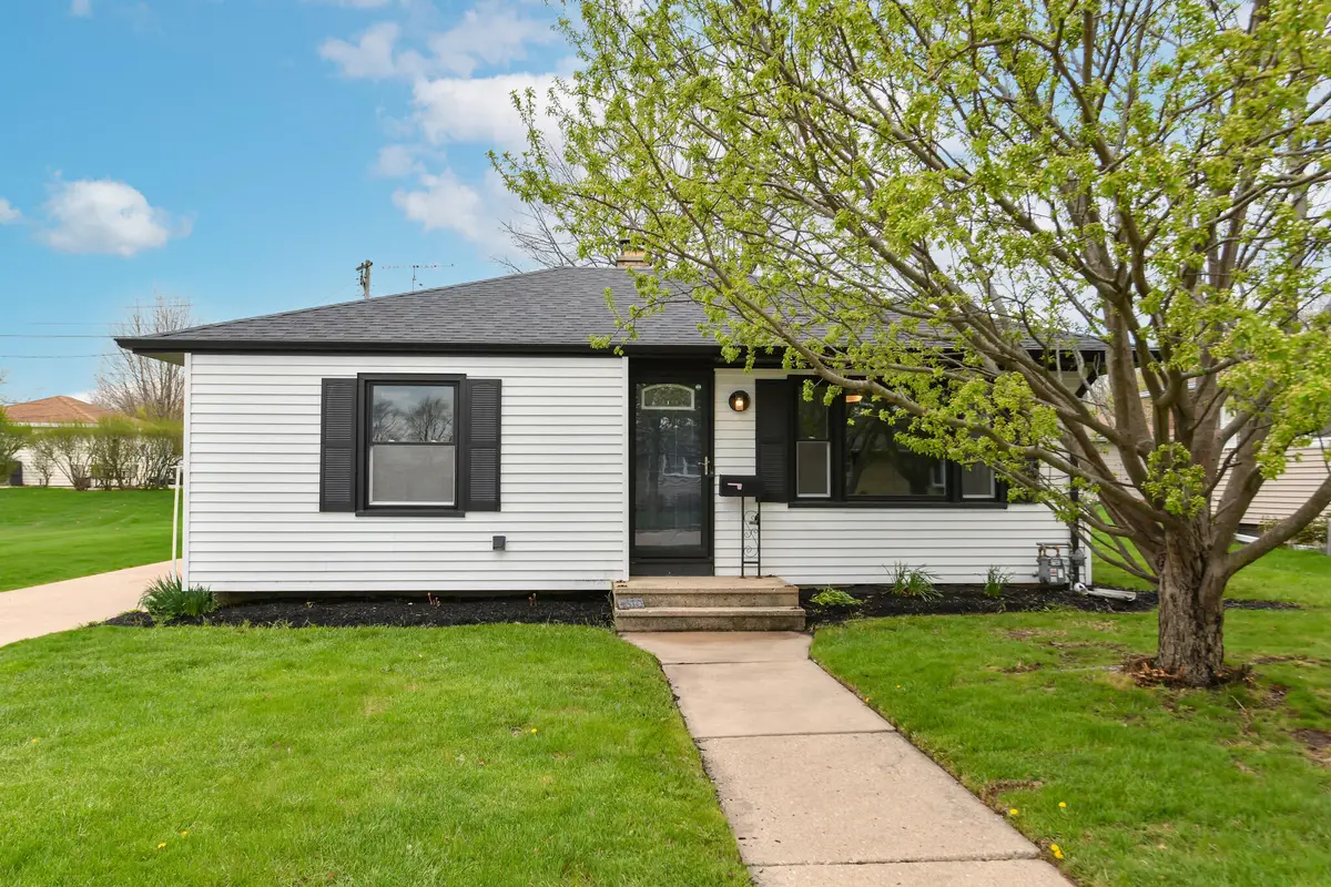 5610 46th Ave, Kenosha, WI 53144 - #1