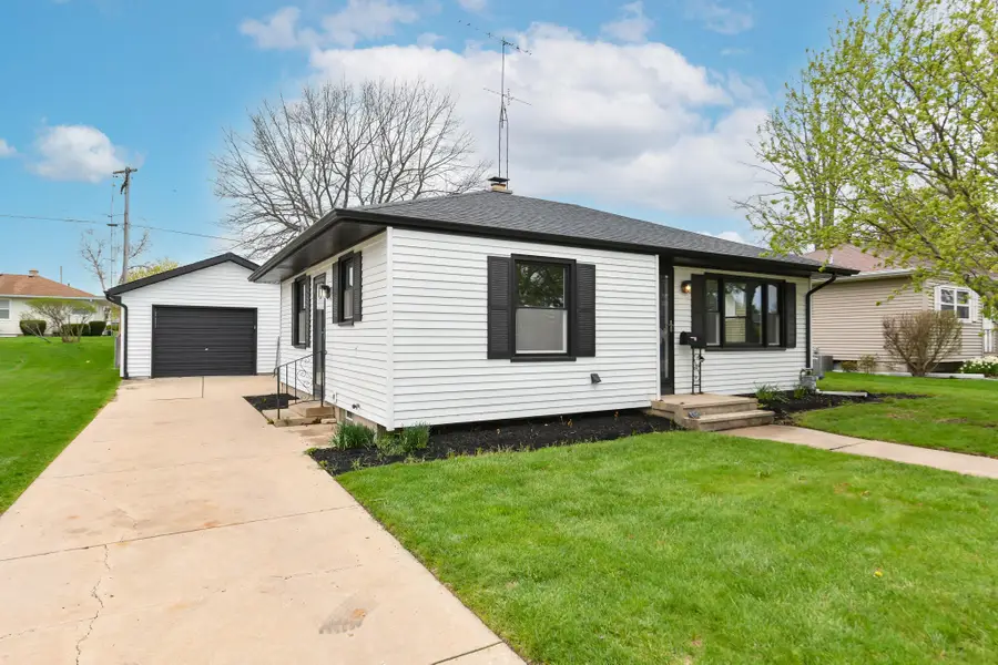 5610 46th Ave, Kenosha, WI 53144 - #2