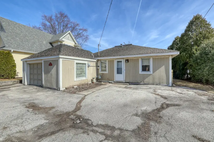 1603 Milwaukee St, Delafield, WI 53018 - #2