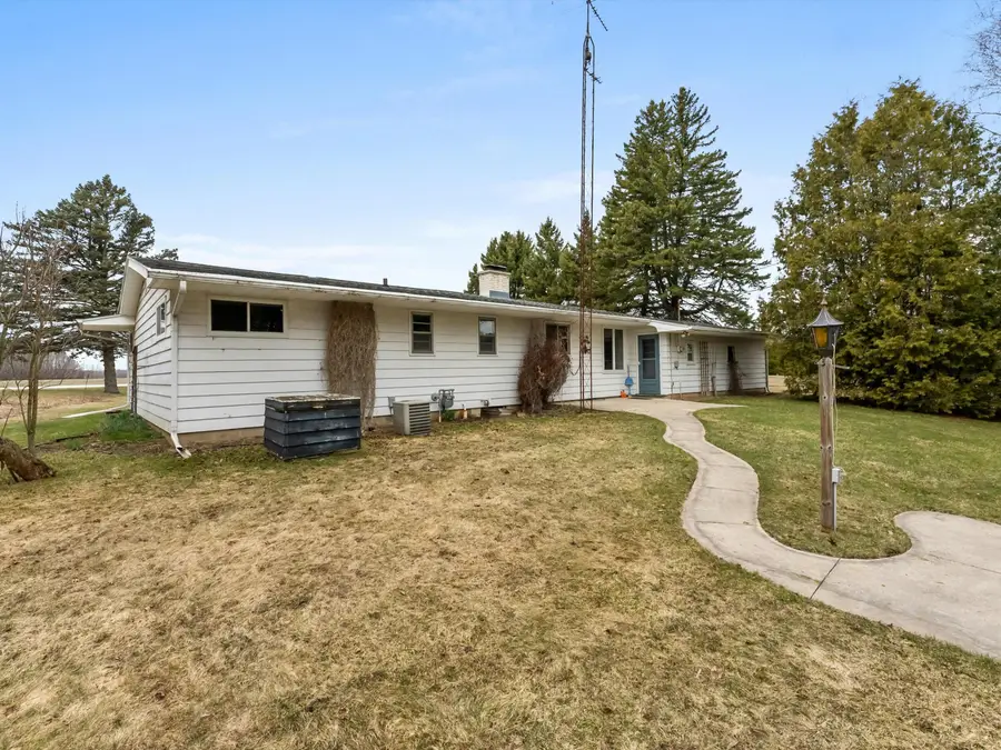 3917 Cth Q Hwy, Manitowoc, WI 54220 - #3