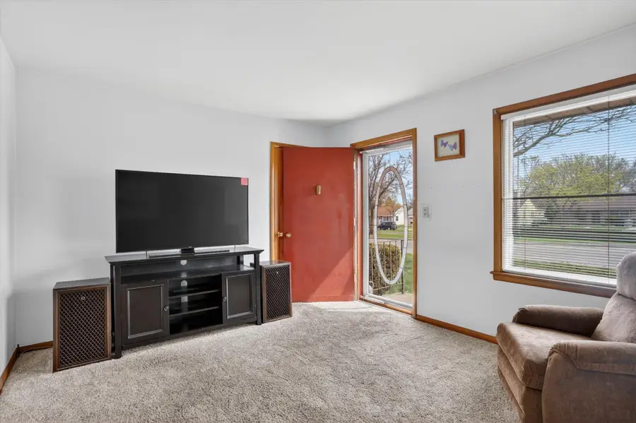 3363 S 60th St, Milwaukee, WI 53219 - #2