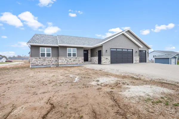 1909 Summit St, Manitowoc, WI 54220