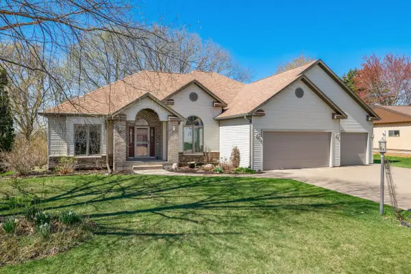 1556 Young Dr W, Onalaska, WI 54650