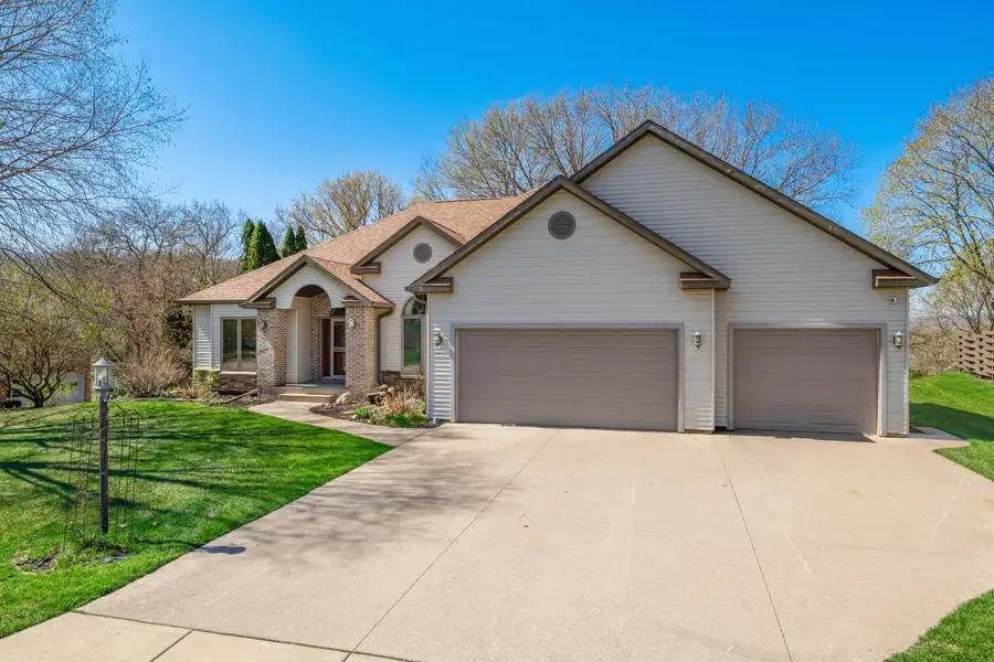 1556 Young Dr W, Onalaska, WI 54650 - #2