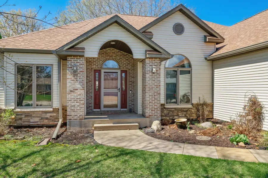 1556 Young Dr W, Onalaska, WI 54650 - #3