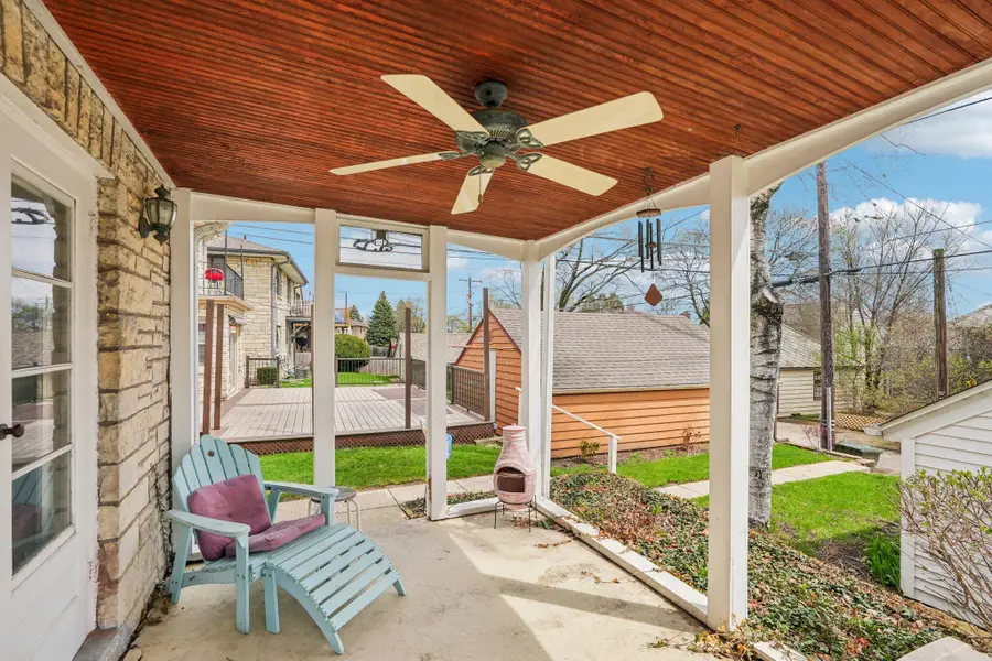 5813 W Filmore Dr, West Allis, WI 53219 - #2