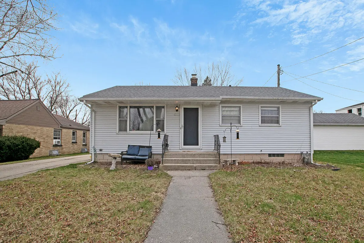 2010 N 22nd St, Sheboygan, WI 53081 - #1