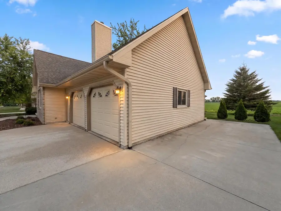 1525 Puritan Rd, New Holstein, WI 53061 - #3