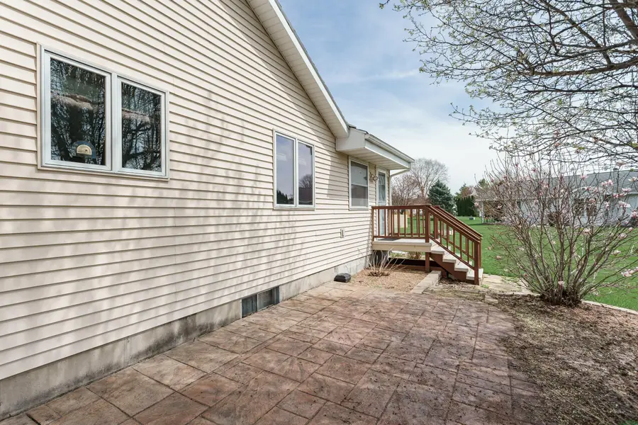 705 Woodbridge Trl, Watertown, WI 53094 - #3