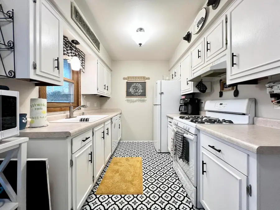 5725 W Euclid Ave, Milwaukee, WI 53219 - #2