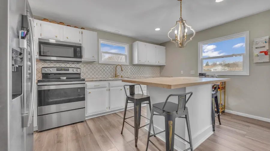 1216 Arlington Ave, Manitowoc, WI 54220 - #3